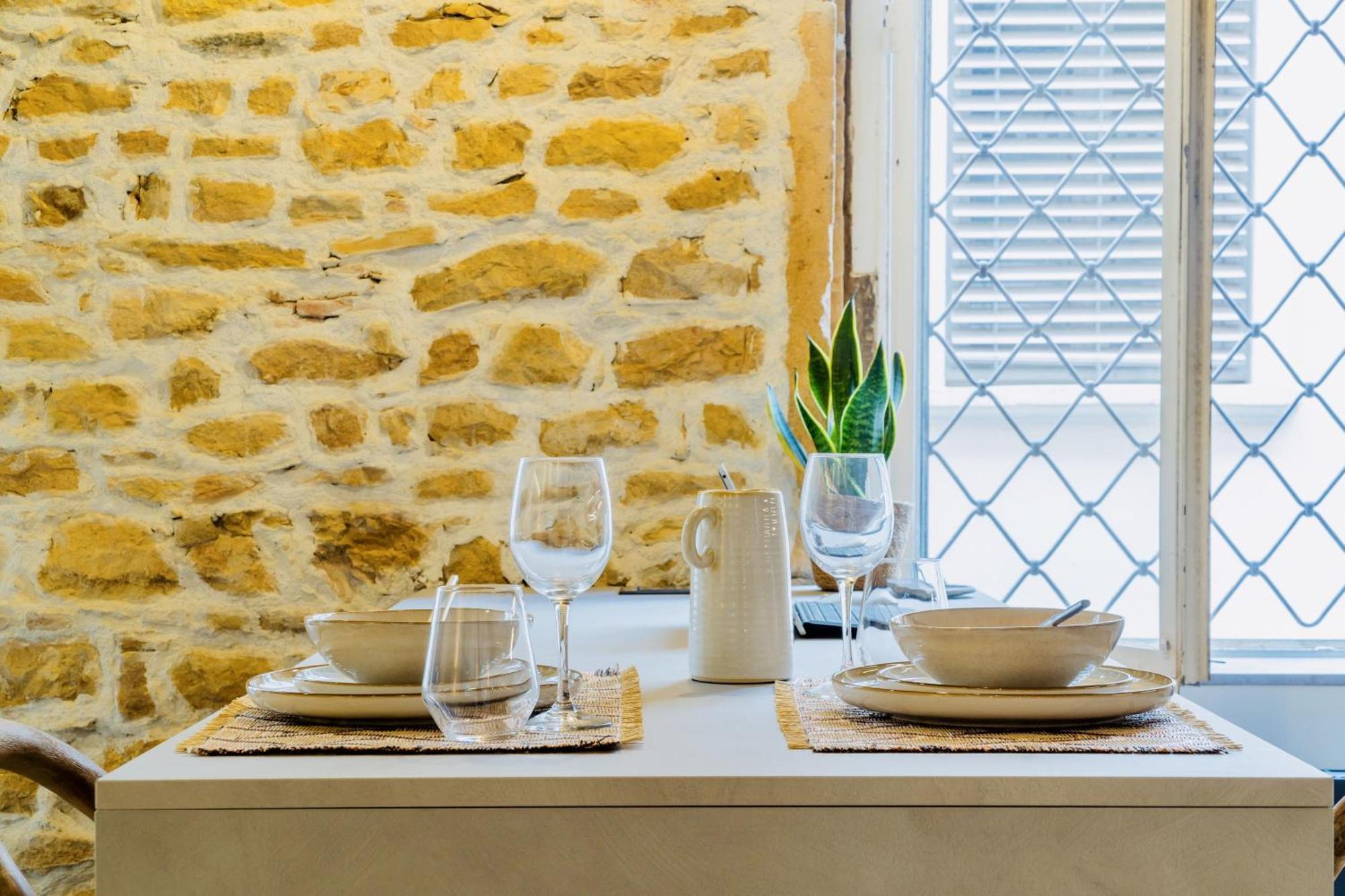 Host Inn Le Lumiere Spa & Cinema Lyon Pokój zdjęcie