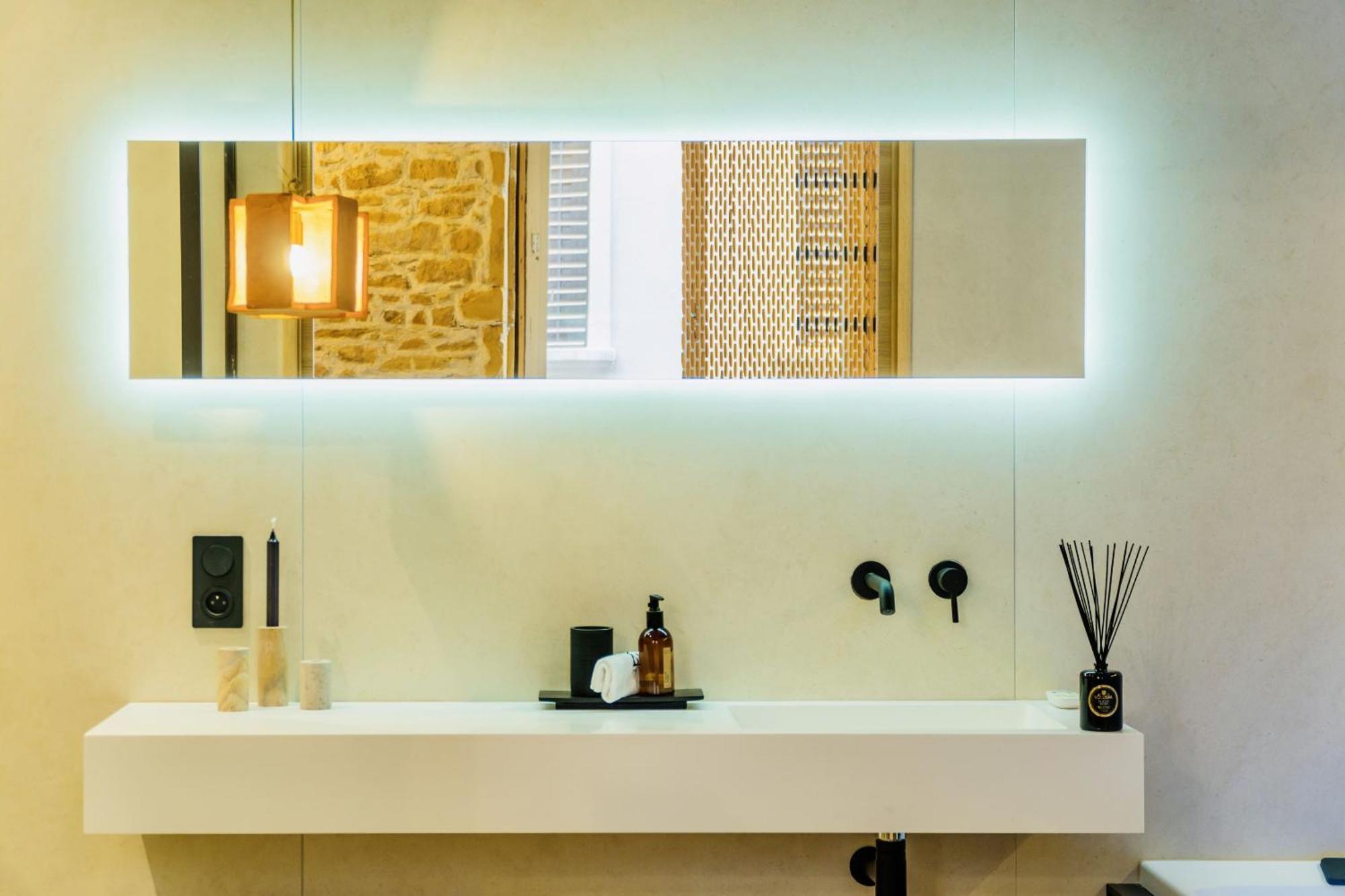 Host Inn Le Lumiere Spa & Cinema Lyon Zewnętrze zdjęcie